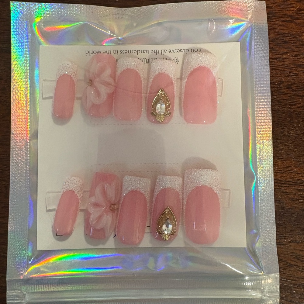 Elegant Pink Press-On Nails